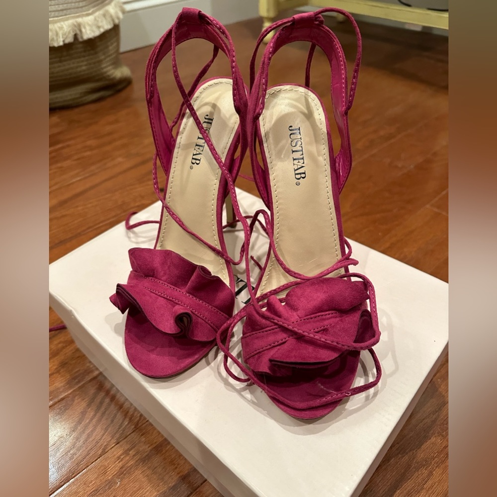 Just fab, fuscia, size 8, 3 inch heels